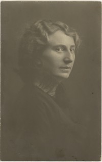 Frau Schütz, 1915