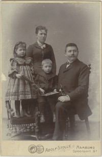 Onkel Ahrens, Tante Minna, Martha und Karl