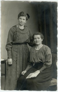 Schwestern 1919